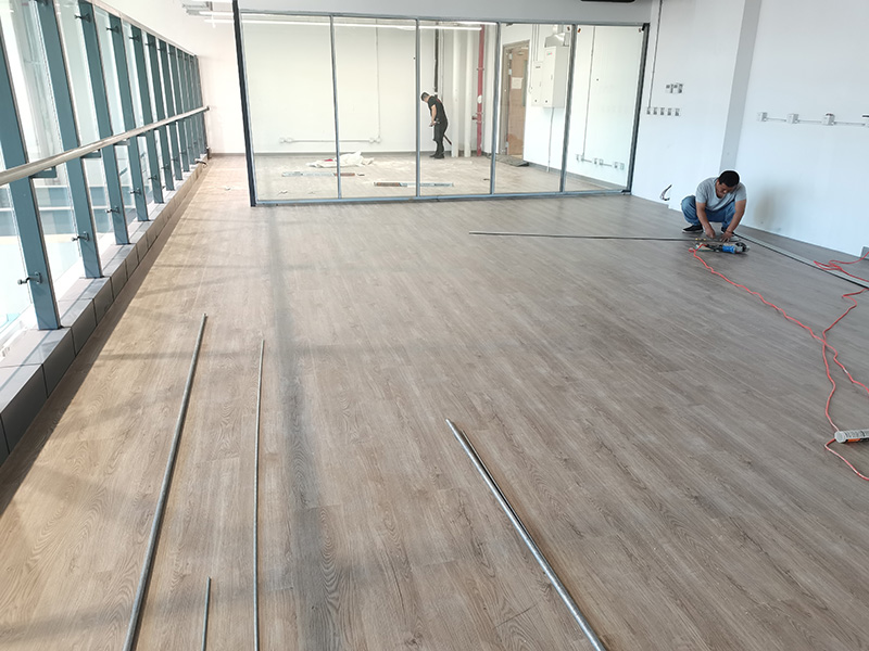 北京東泰恒瑞新型建材有限公司是北京最專(zhuān)業(yè)的塑膠地板供應(yīng)商之一